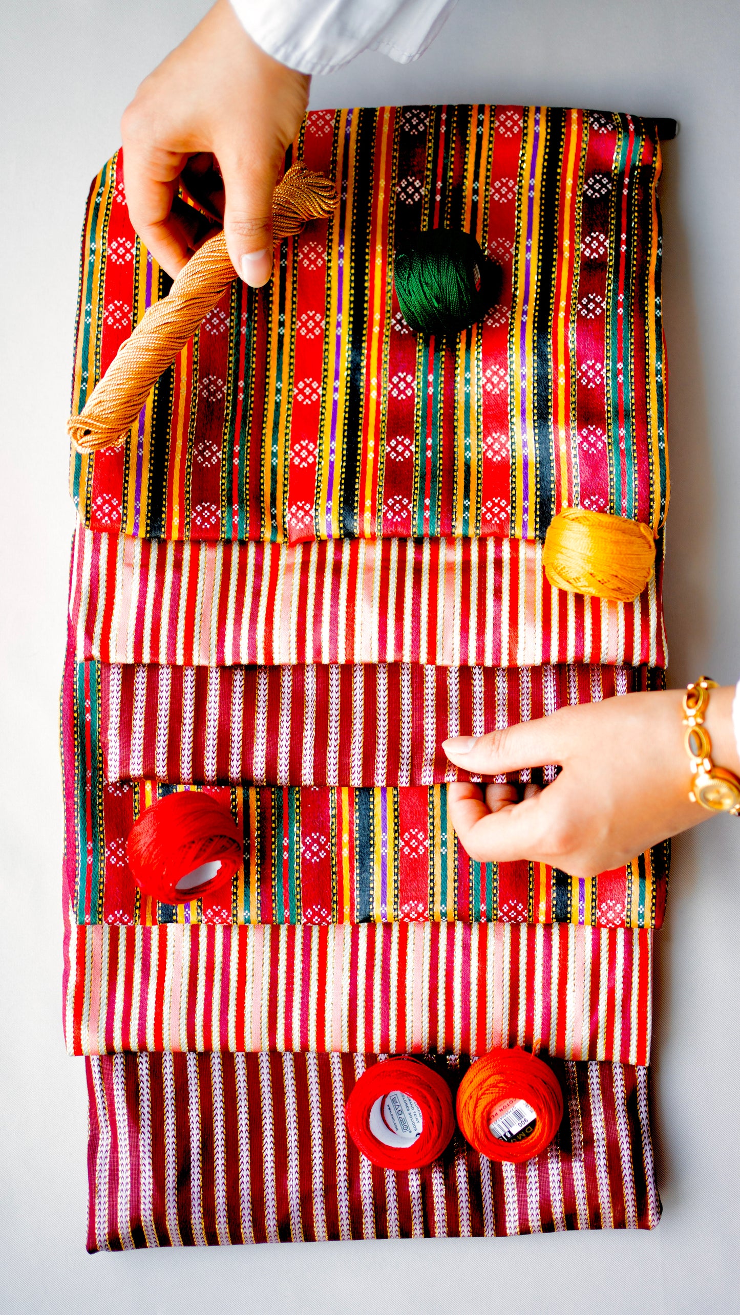 Saya Pouch: Traditional Colors