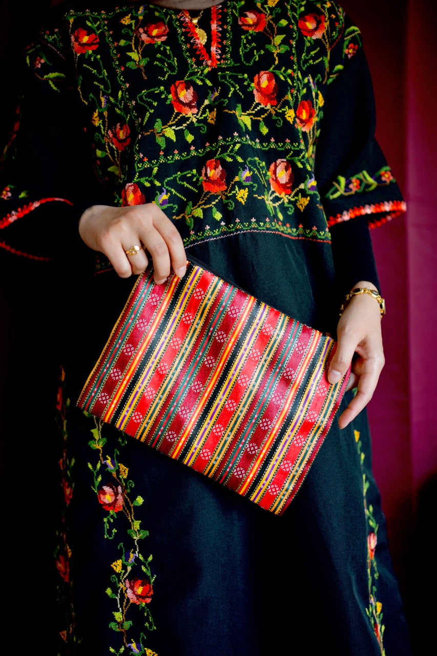 Saya Pouch: Traditional Colors