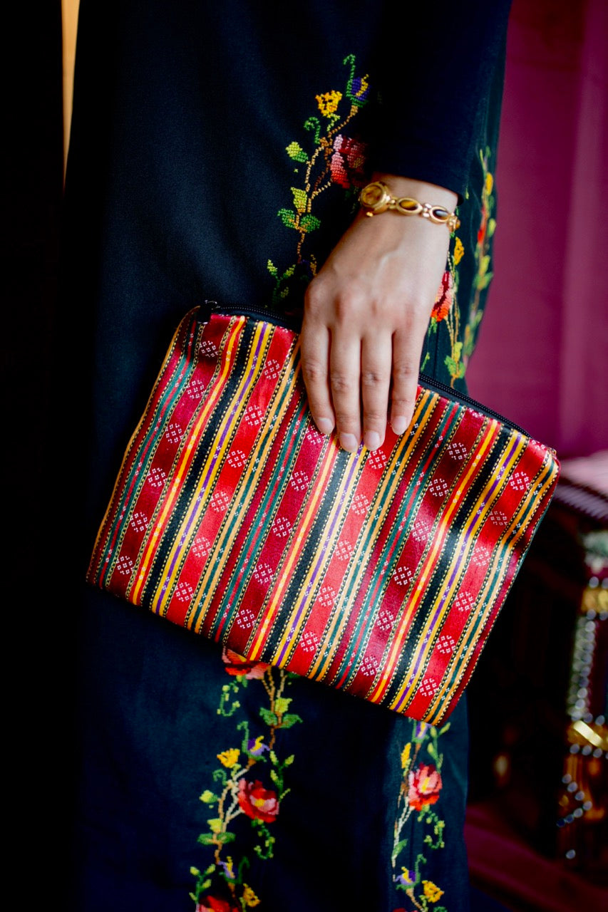 Saya Pouch: Traditional Colors