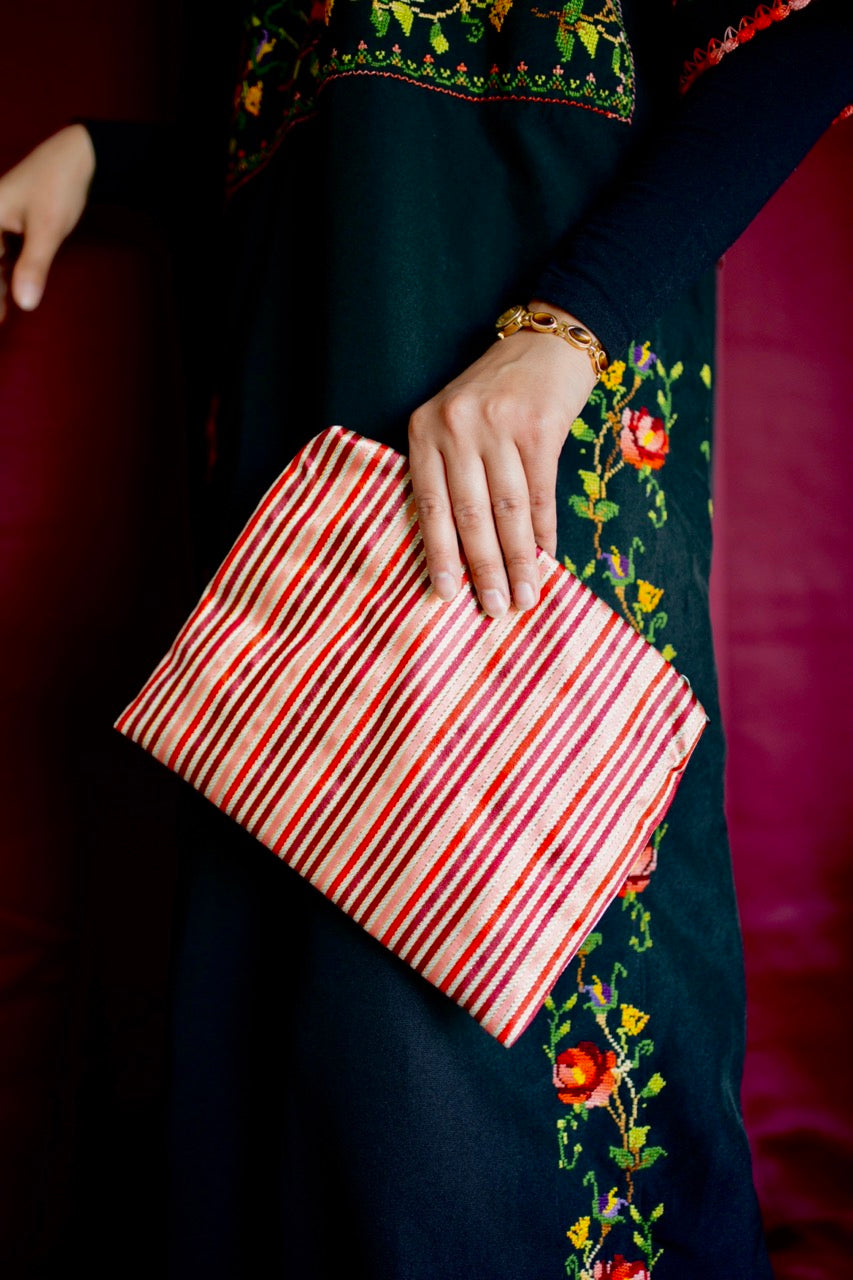 Saya Pouch: Reds and Pinks