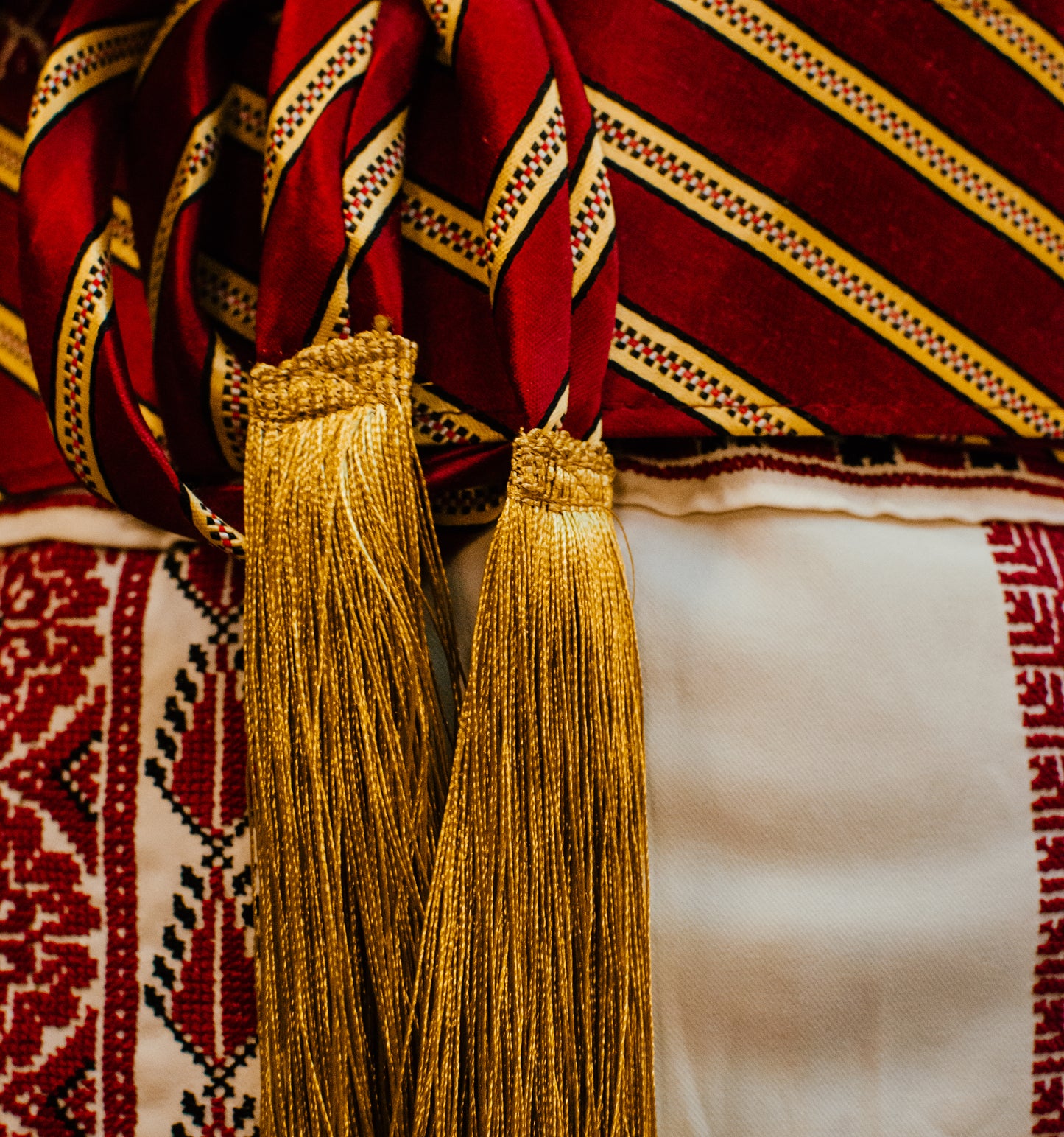 Traditional Red and Gold Saya Belt